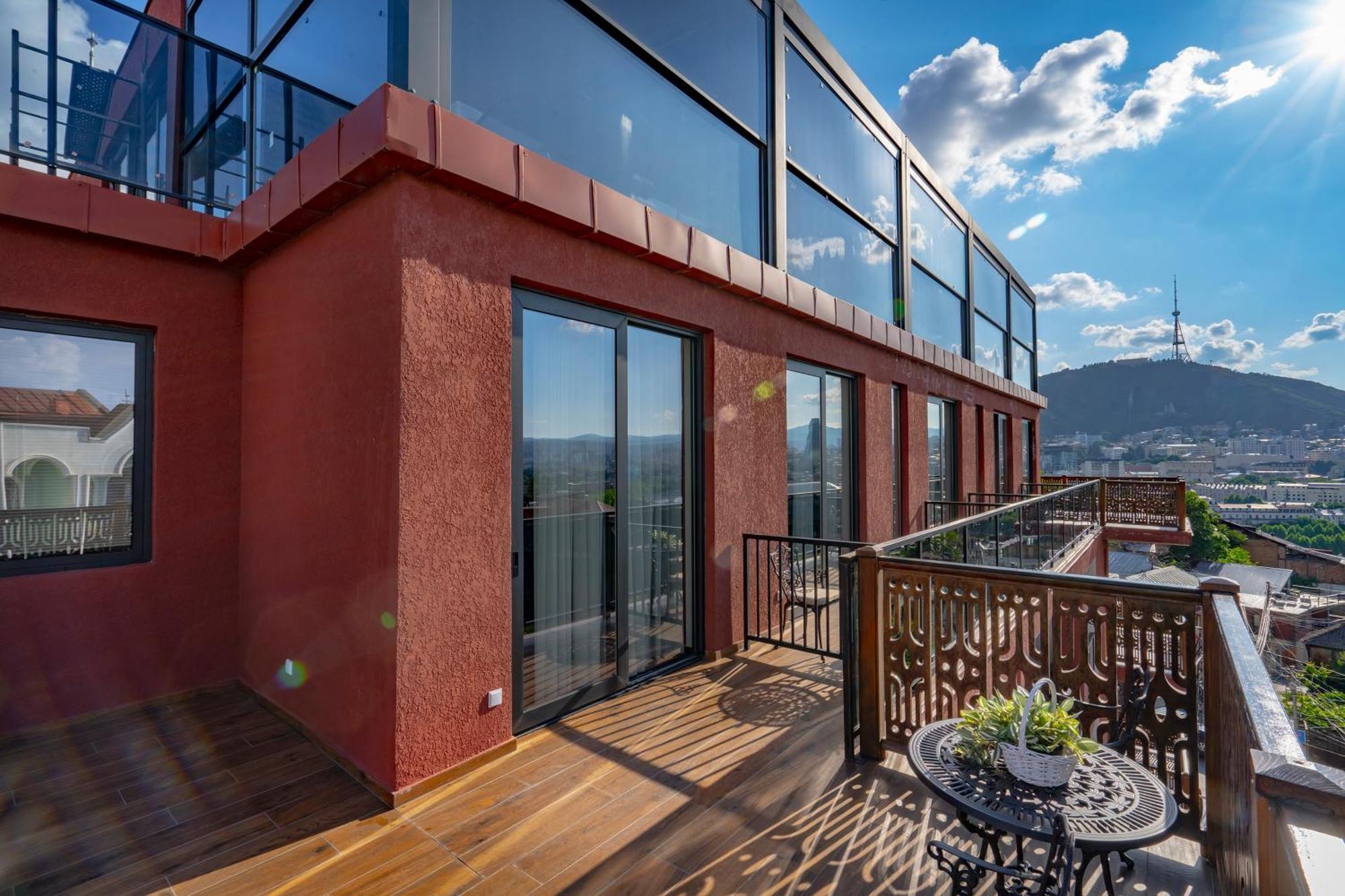 Iris Hotel Tbilisi ภายนอก รูปภาพ