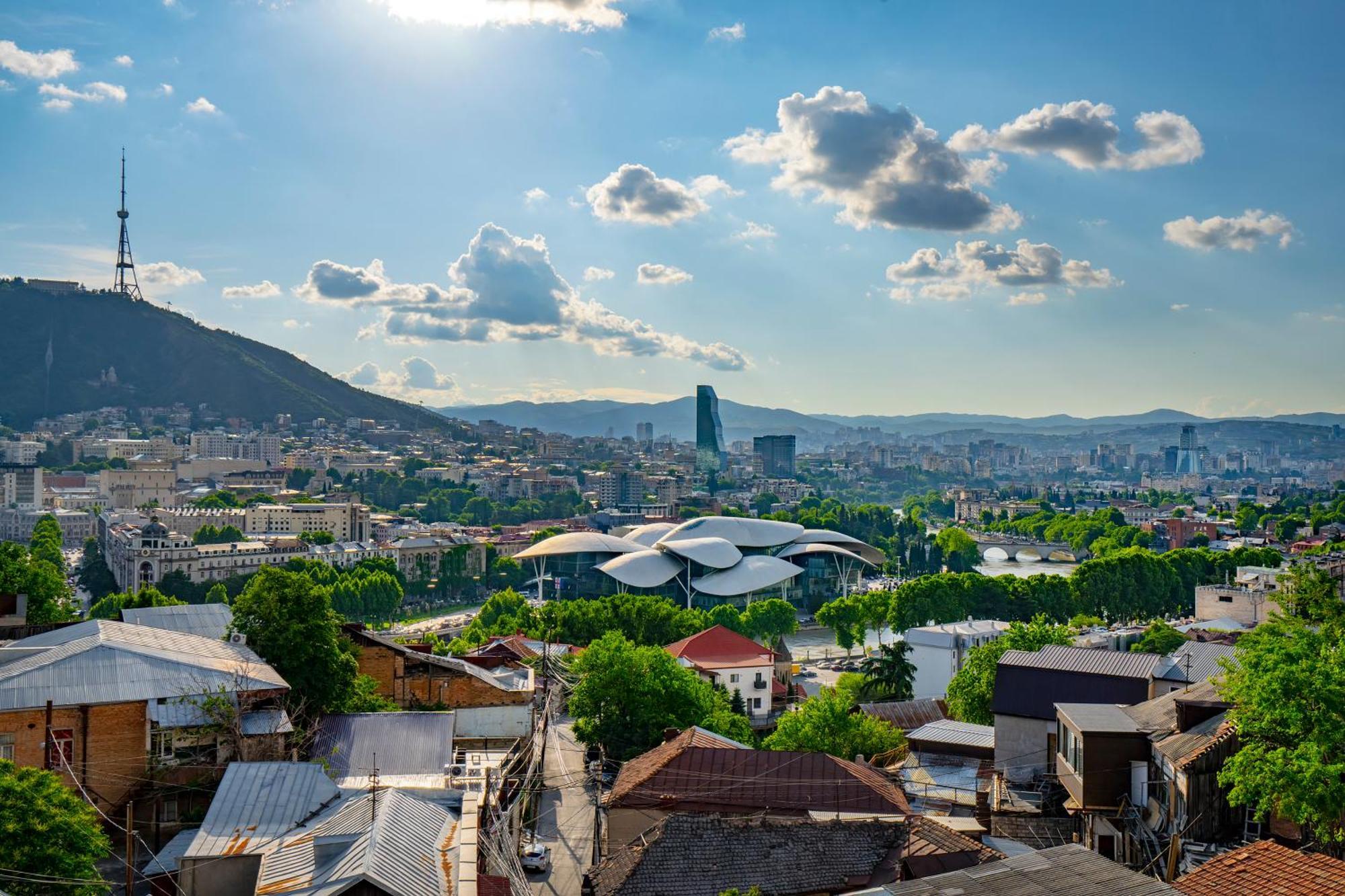 Iris Hotel Tbilisi ภายนอก รูปภาพ