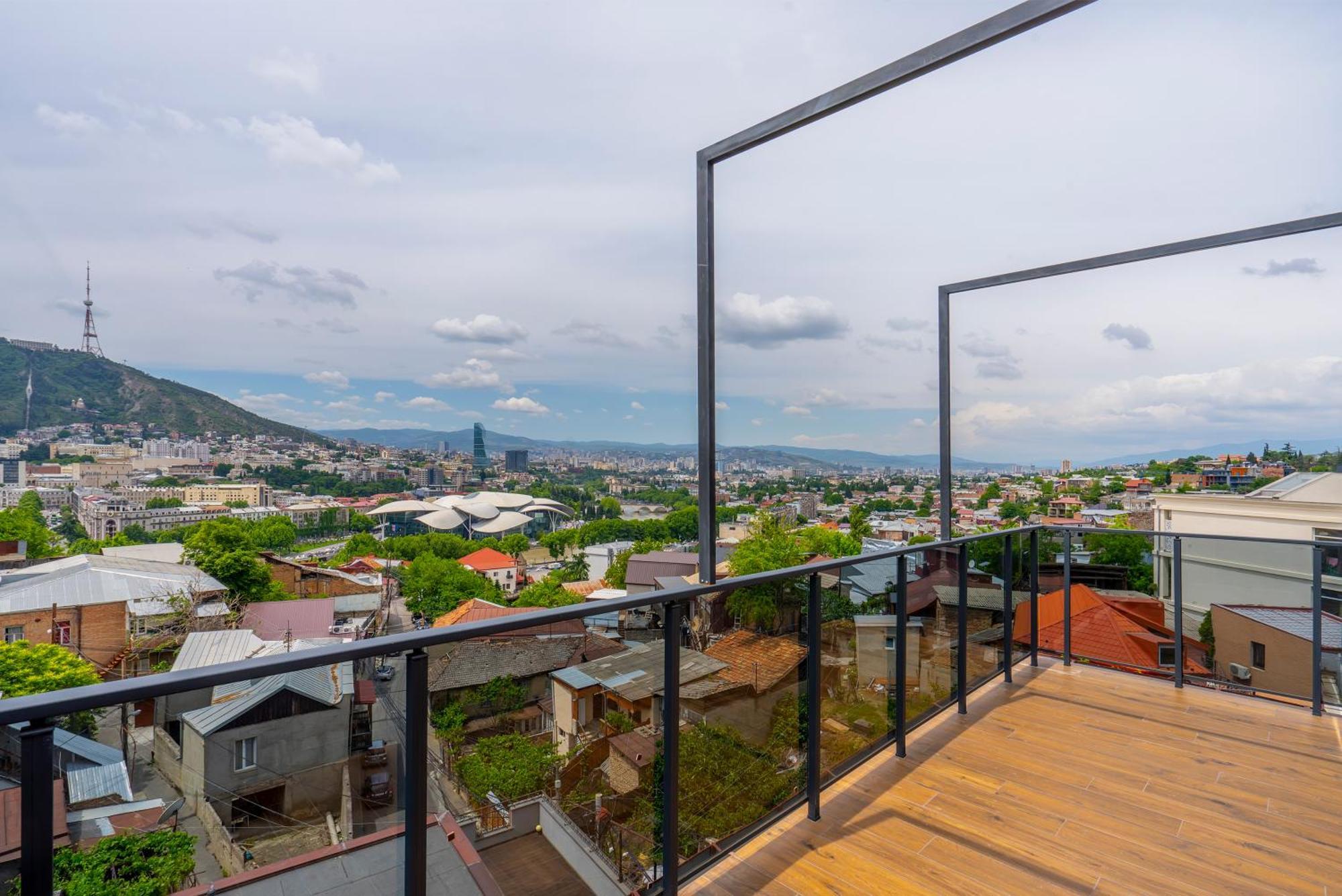 Iris Hotel Tbilisi ภายนอก รูปภาพ