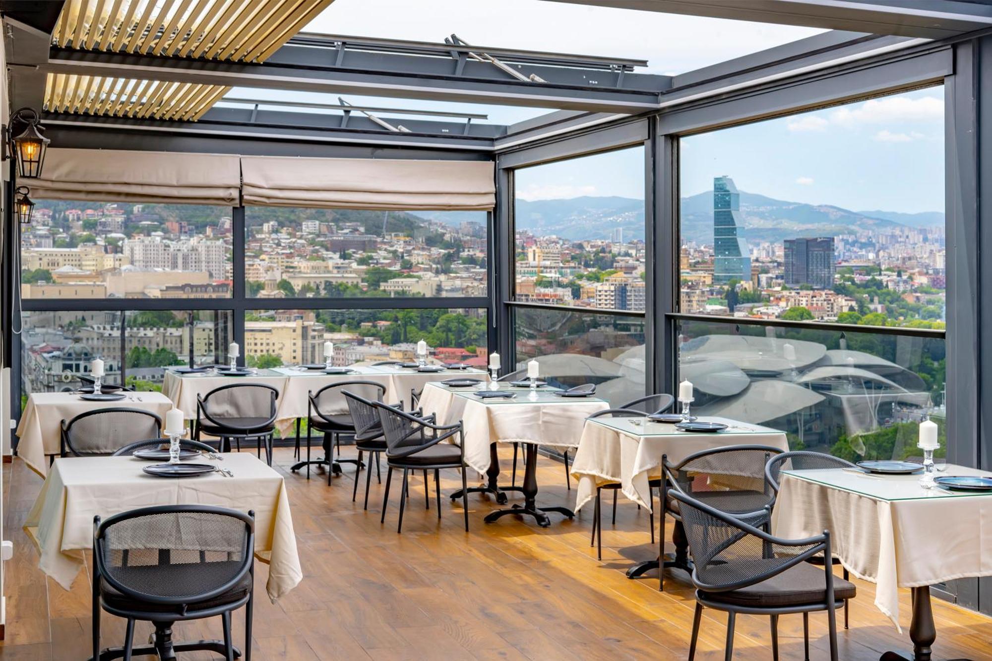Iris Hotel Tbilisi ภายนอก รูปภาพ