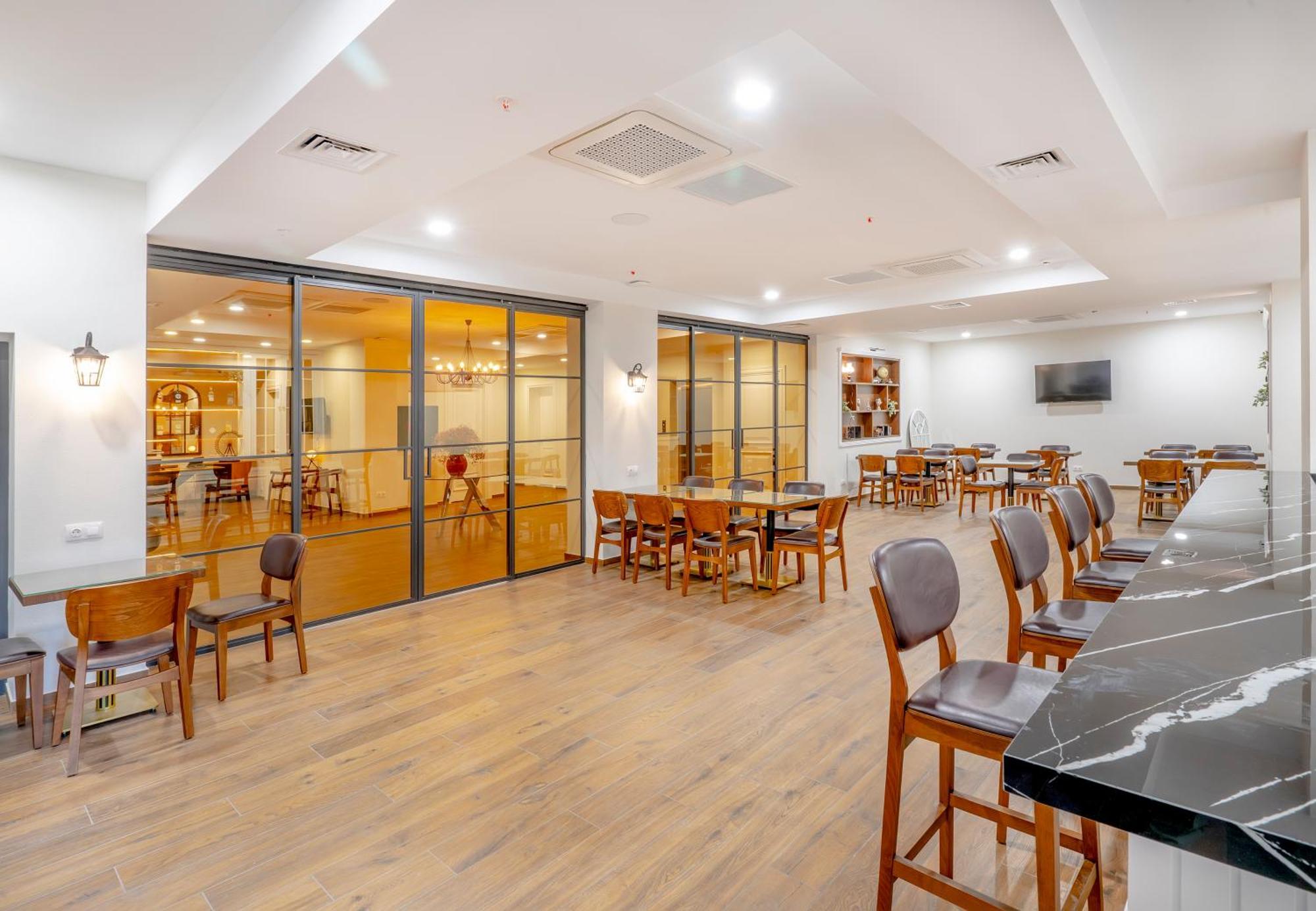 Iris Hotel Tbilisi ภายนอก รูปภาพ