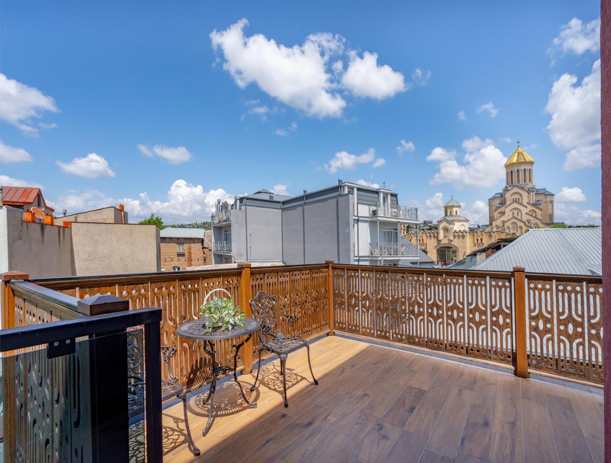 Iris Hotel Tbilisi ภายนอก รูปภาพ