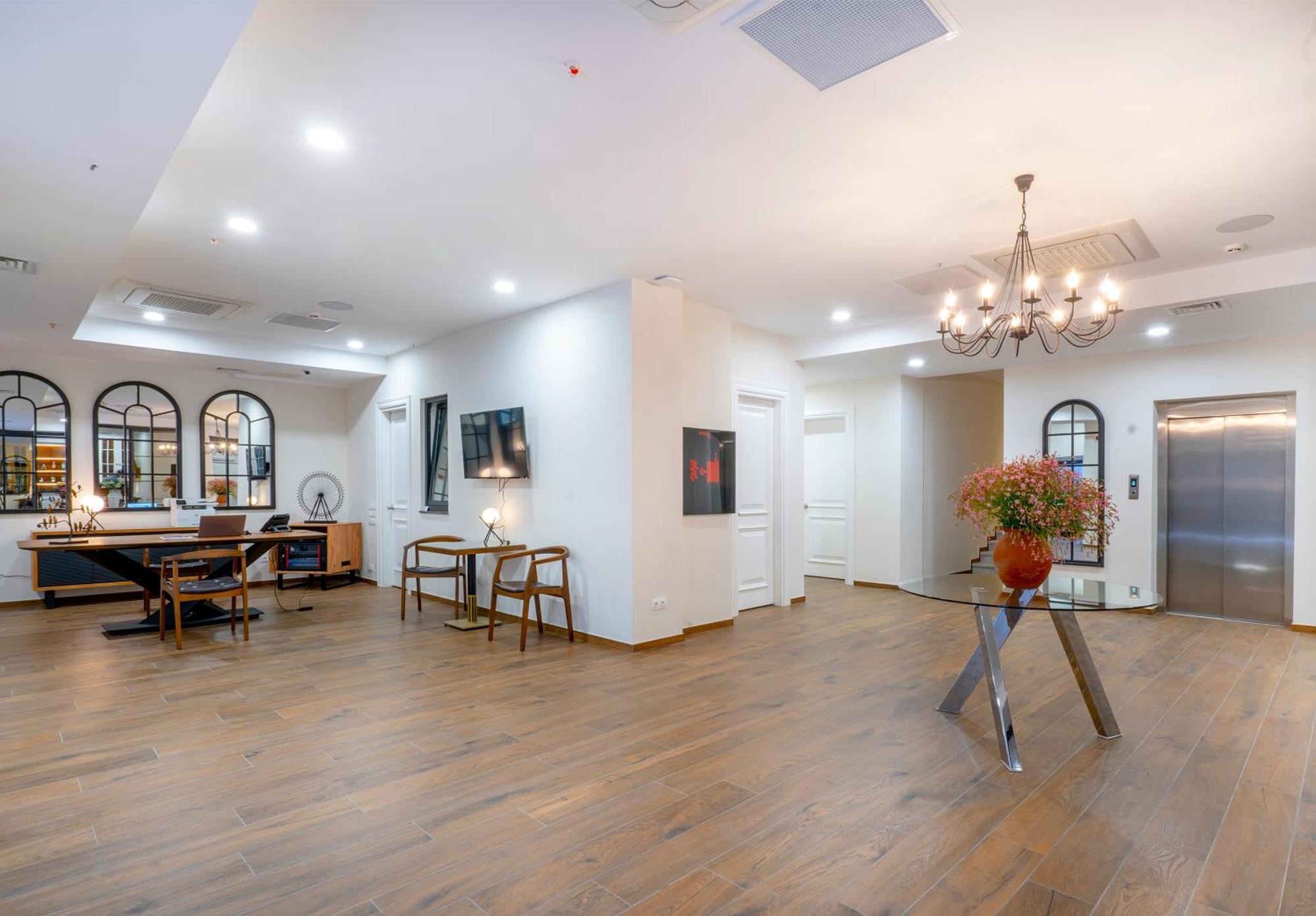 Iris Hotel Tbilisi ภายนอก รูปภาพ