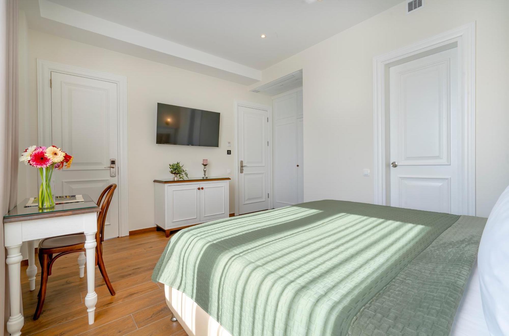 Iris Hotel Tbilisi ภายนอก รูปภาพ