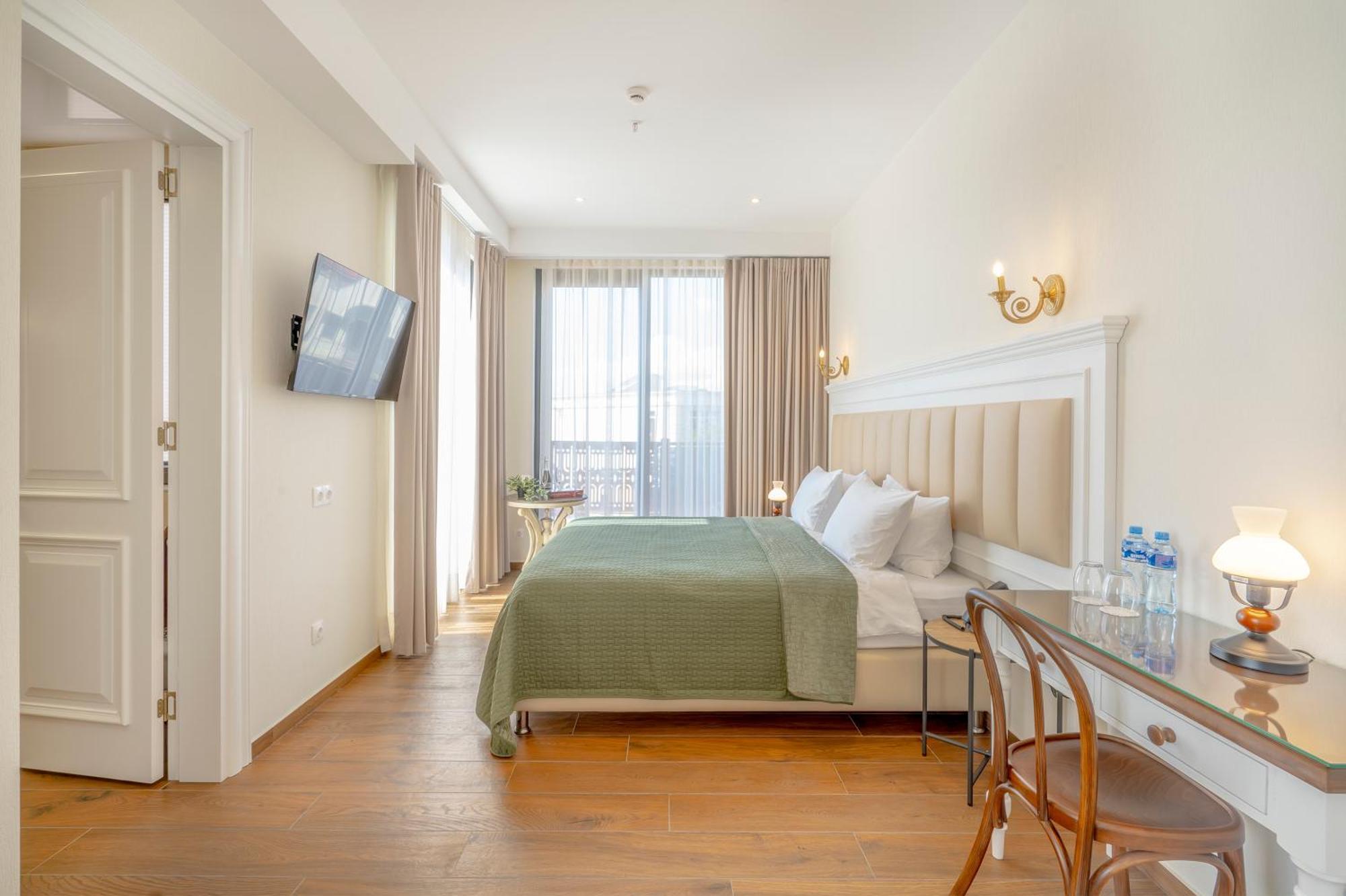 Iris Hotel Tbilisi ภายนอก รูปภาพ
