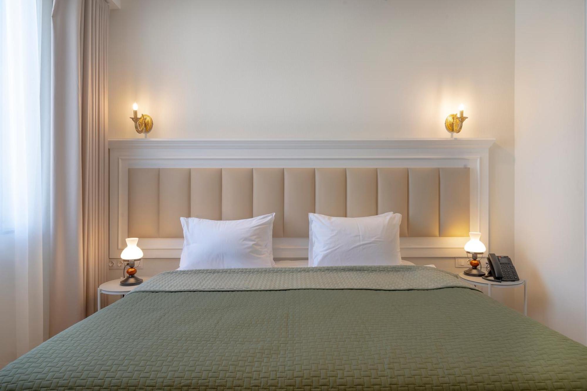 Iris Hotel Tbilisi ภายนอก รูปภาพ